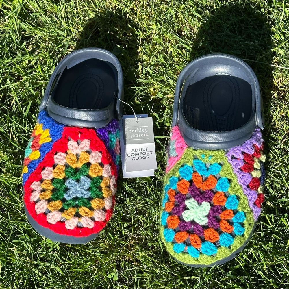 Summer CloseoutCustom crochet covered faux Crocs, multi granny  Unisex M5/W7 NWT